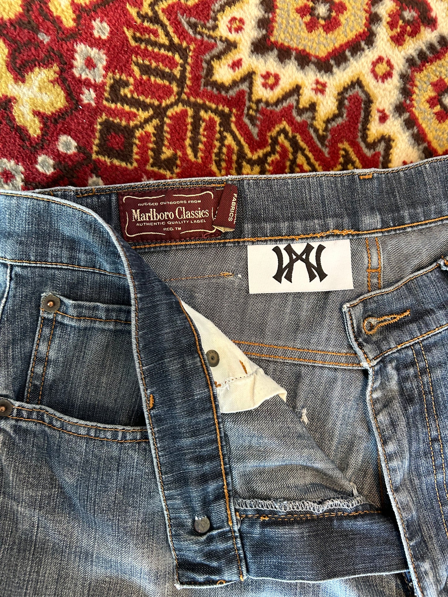 Malrboro pant
